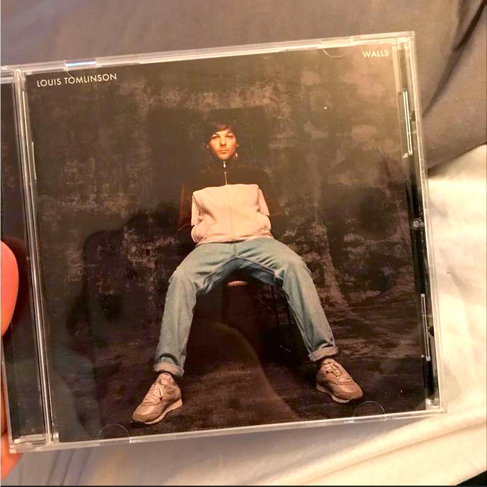 Two  louis Tomlinson walls album CD’S new